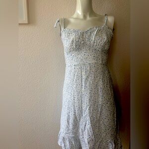 White and blue floral dress from hollister xs